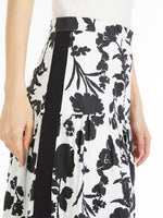 Long skirt in printed cotton satin