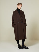Oversized masculine coat in cashmere, alpaca and wool