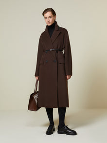 Oversized masculine coat in cashmere, alpaca and wool