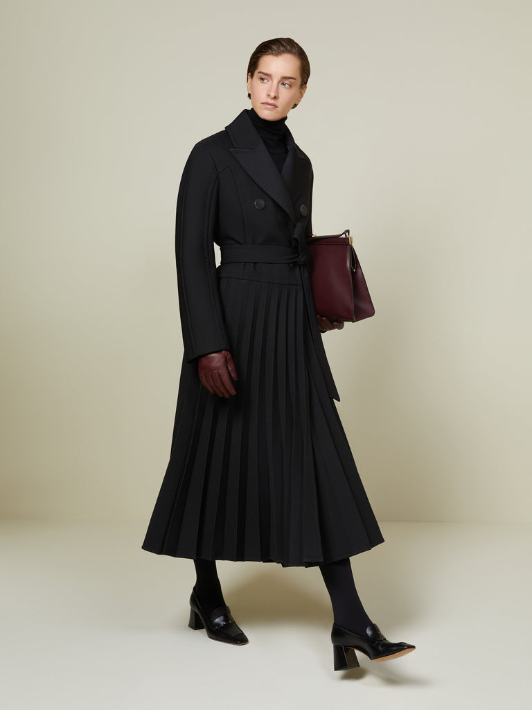 Technical fabric pleated redingote coat