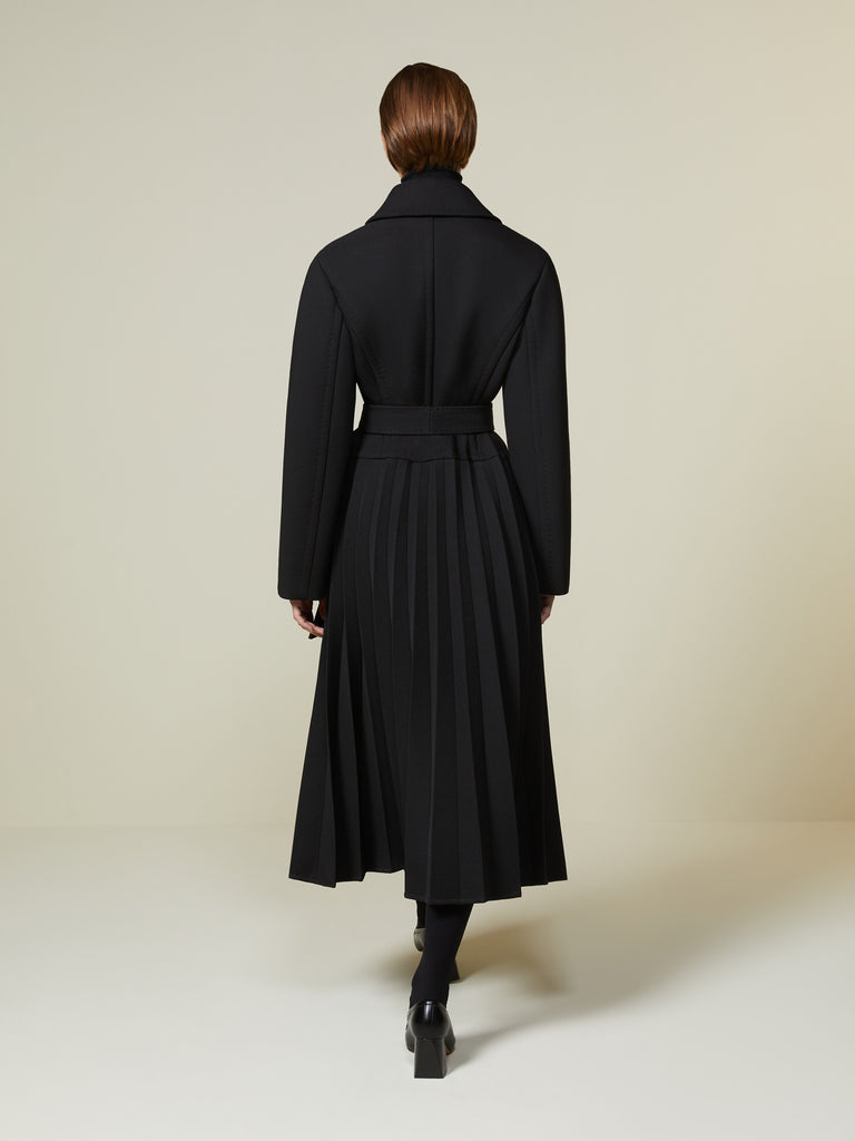 Technical fabric pleated redingote coat