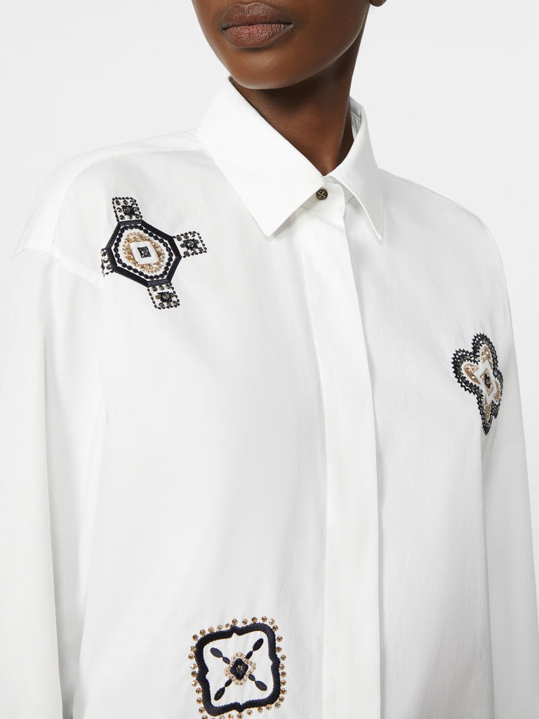Embroidered poplin shirt
