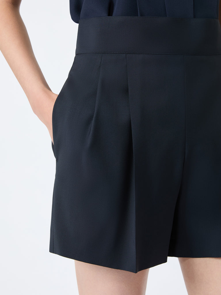 max mara lightweight woollen cloth shorts