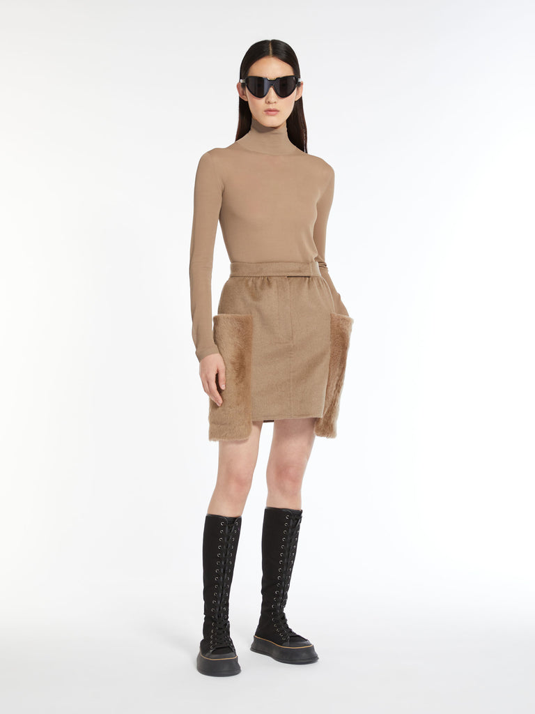 Viscose yarn turtleneck