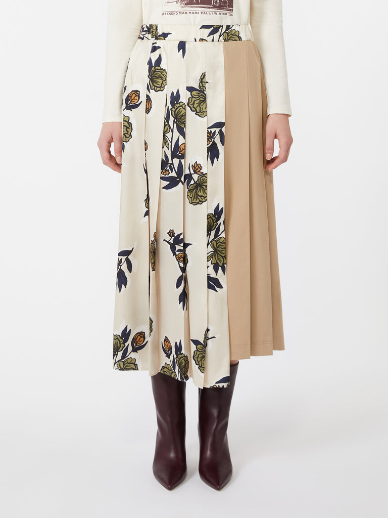 Pleated skirt in patterned twill