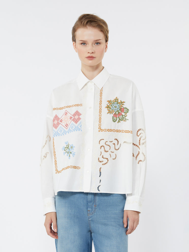 Cotton blouse with lace and embroideries