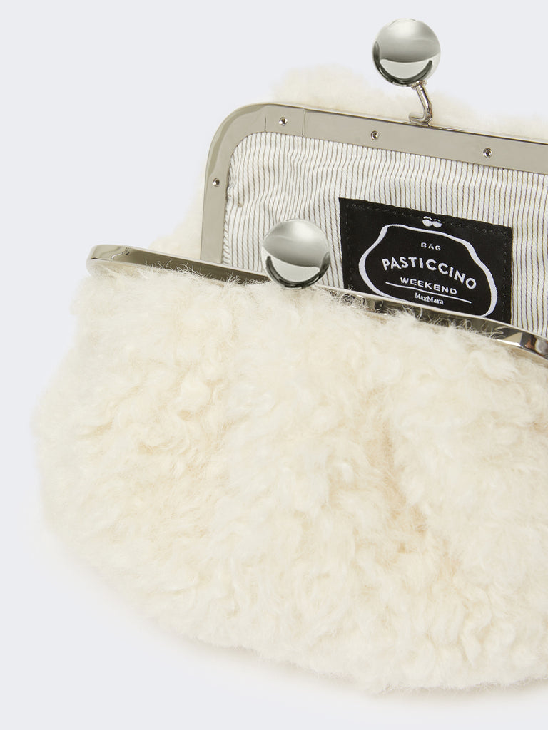 Small Pasticcino Bag with a soft texture