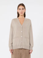 Wool yarn cardigan