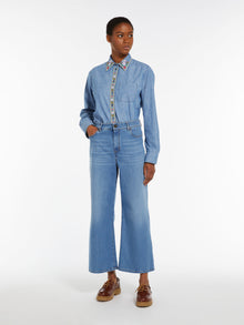 Relaxed-fit comfortable denim jeans