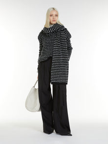 Two-tone wool jacquard stole