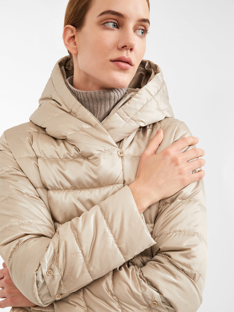 Reversible down coat in water-resistant satin